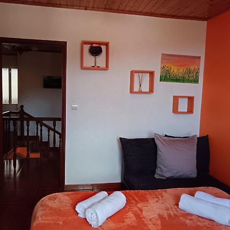Casa Central - Peceful Mountain Retreat In Calheta Ribeira do Raposo Eksteriør billede