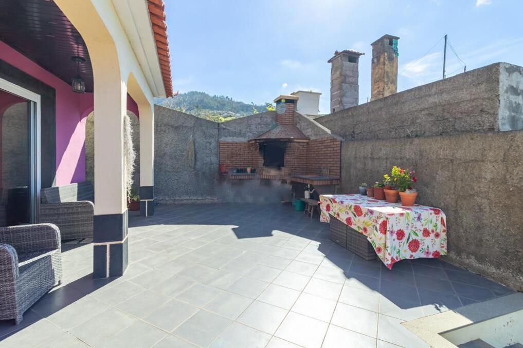 Casa Central - Peceful Mountain Retreat In Calheta Ribeira do Raposo Eksteriør billede