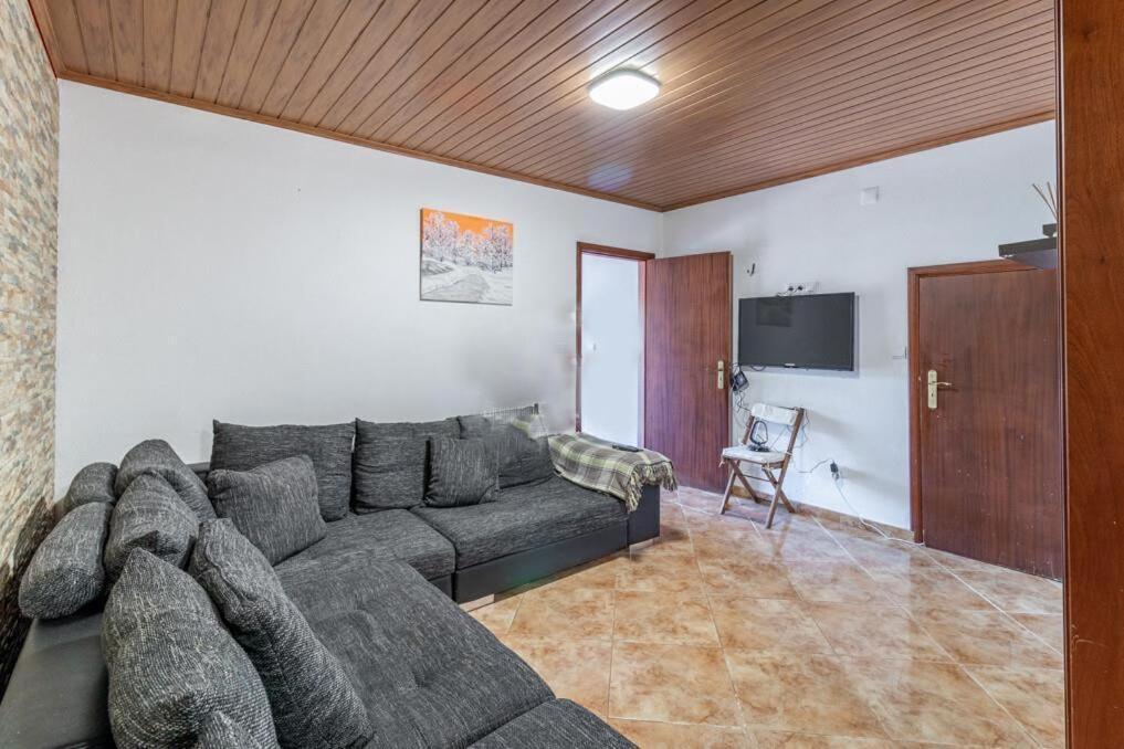 Casa Central - Peceful Mountain Retreat In Calheta Ribeira do Raposo Eksteriør billede