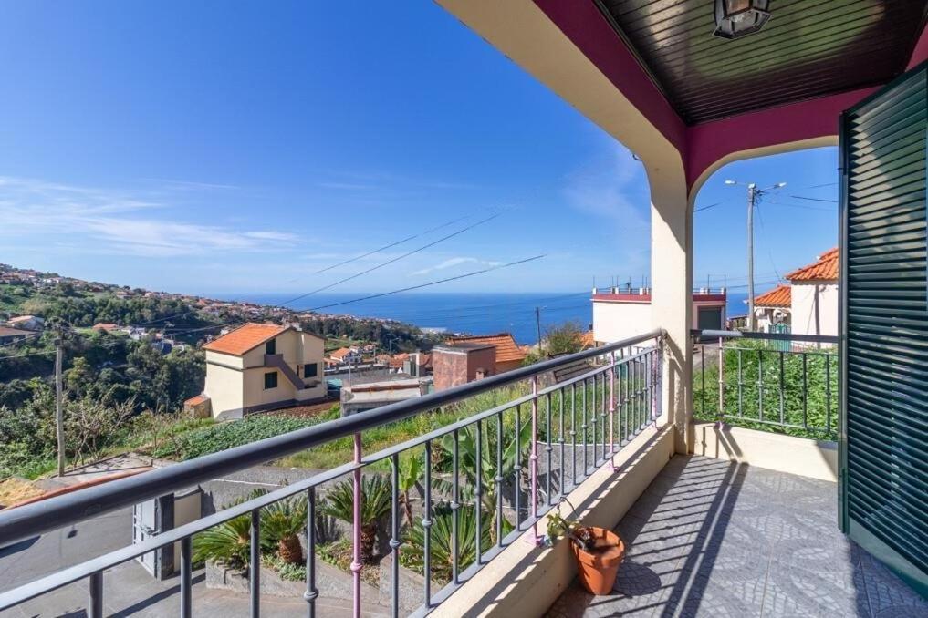 Casa Central - Peceful Mountain Retreat In Calheta Ribeira do Raposo Eksteriør billede