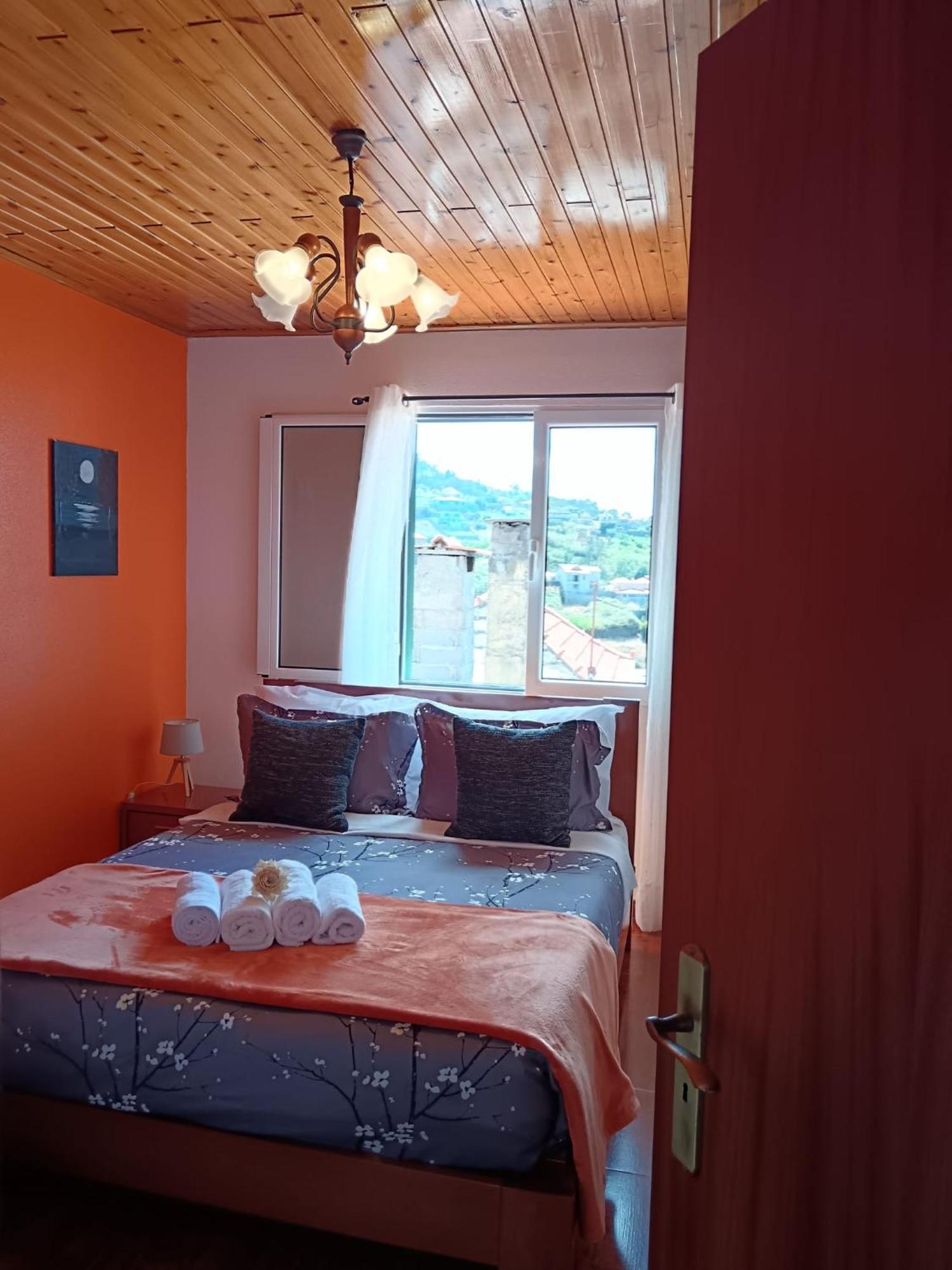 Casa Central - Peceful Mountain Retreat In Calheta Ribeira do Raposo Eksteriør billede