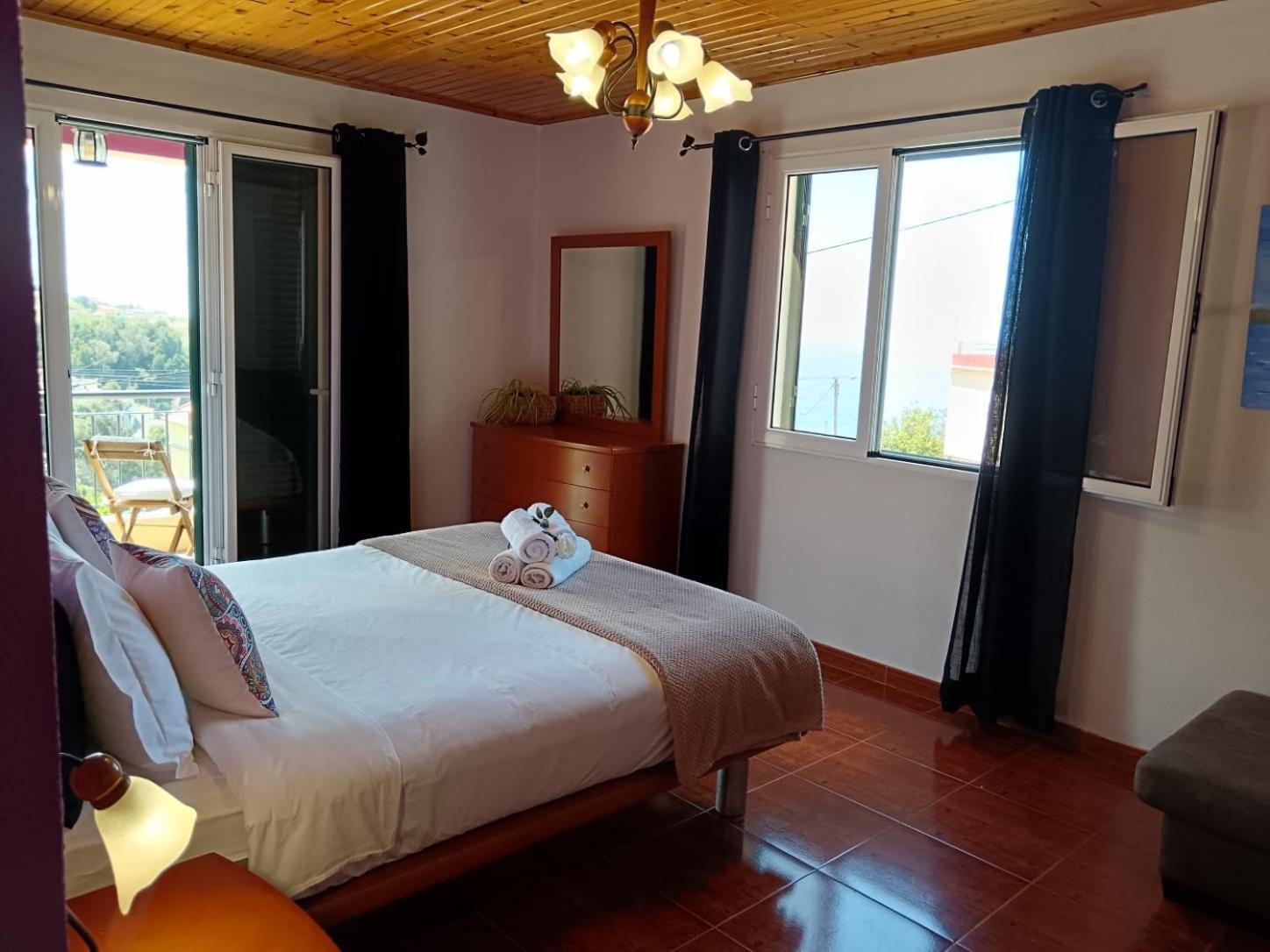 Casa Central - Peceful Mountain Retreat In Calheta Ribeira do Raposo Eksteriør billede